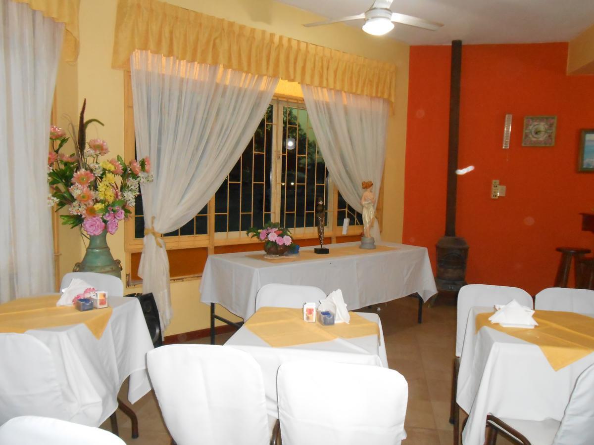 Hotel Florencia Termas de Río Hondo Buitenkant foto