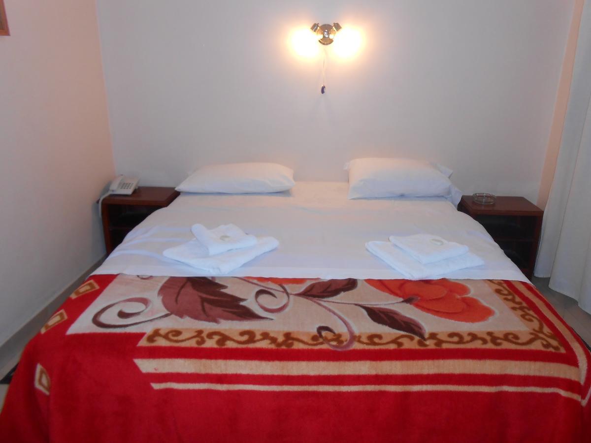 Hotel Florencia Termas de Río Hondo Buitenkant foto